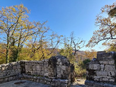 Храм-крепость в селе Монастырь - фото 2